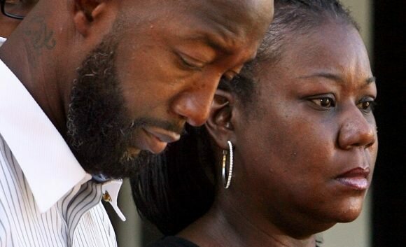 Parents of Trayvon Martin ink a book deal